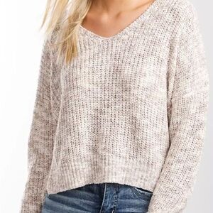 Daytrip Cream twisted open back V-Neck Sweater size Small‎